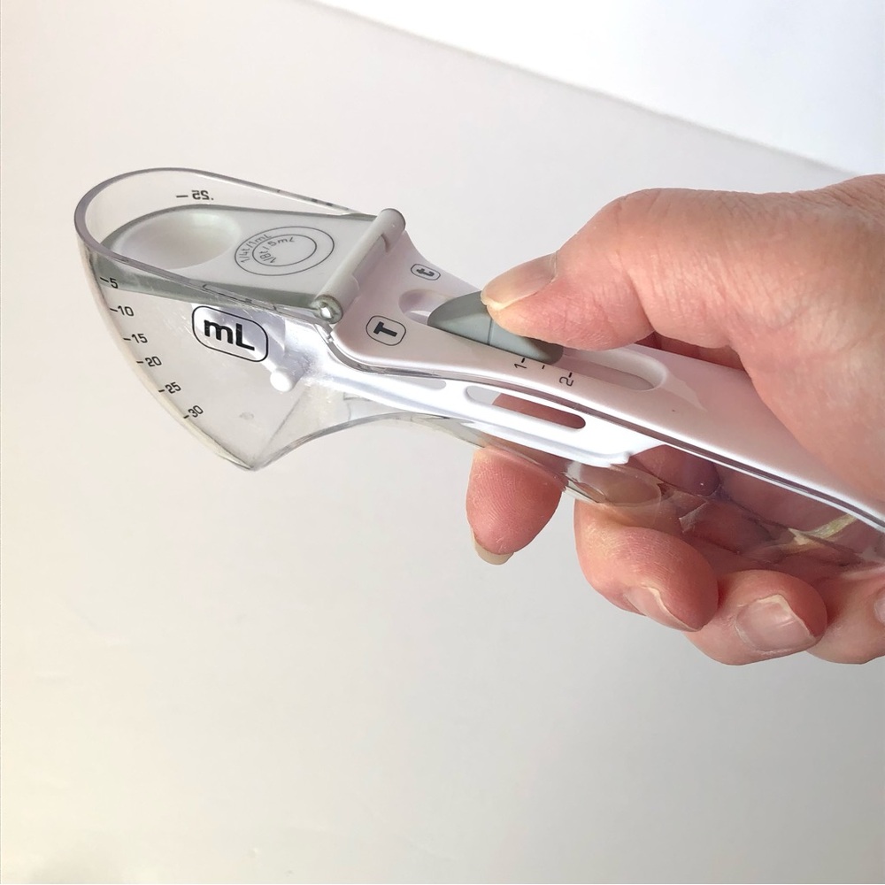 Pampered Chef Easy Adjustable Measuring Spoon #2229  teaspoons, tablespoons +